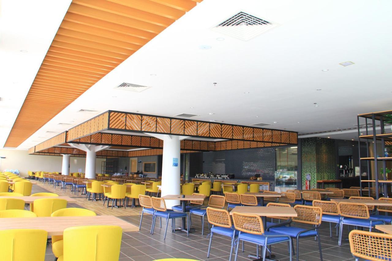 แอมเวอร์ตัน โคฟ กอล์ฟ แอนด์ ไอแลนด์ รีสอร์ต Hotel บันติง ภายนอก รูปภาพ