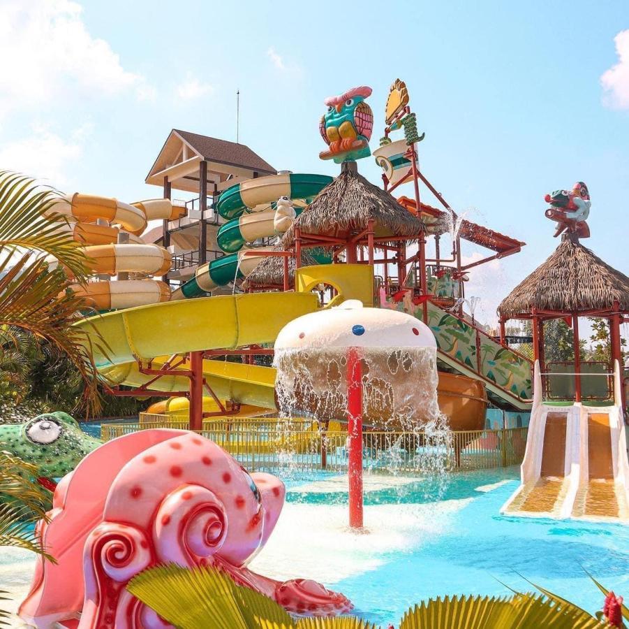 แอมเวอร์ตัน โคฟ กอล์ฟ แอนด์ ไอแลนด์ รีสอร์ต Hotel บันติง ภายนอก รูปภาพ