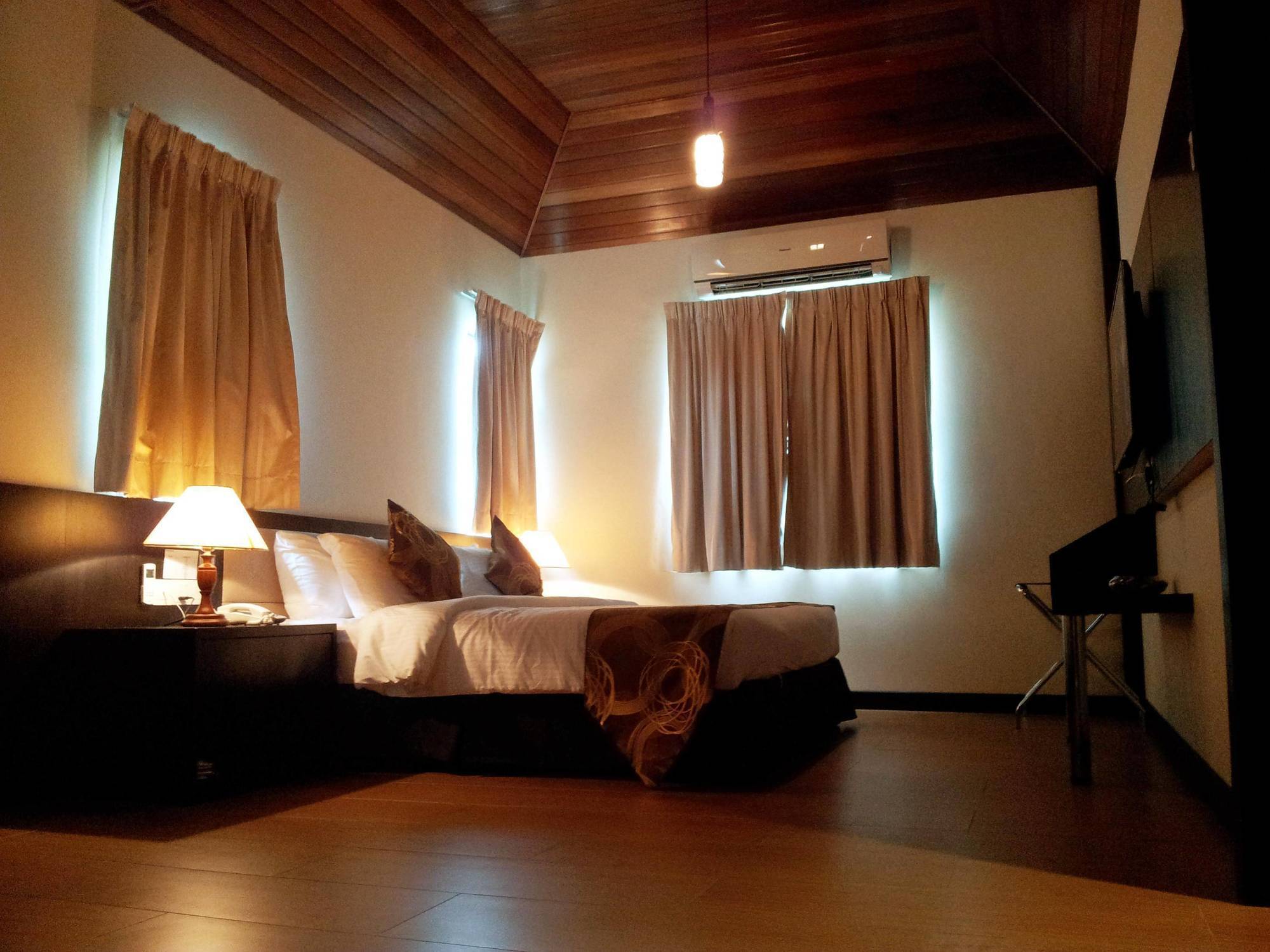 แอมเวอร์ตัน โคฟ กอล์ฟ แอนด์ ไอแลนด์ รีสอร์ต Hotel บันติง ภายนอก รูปภาพ